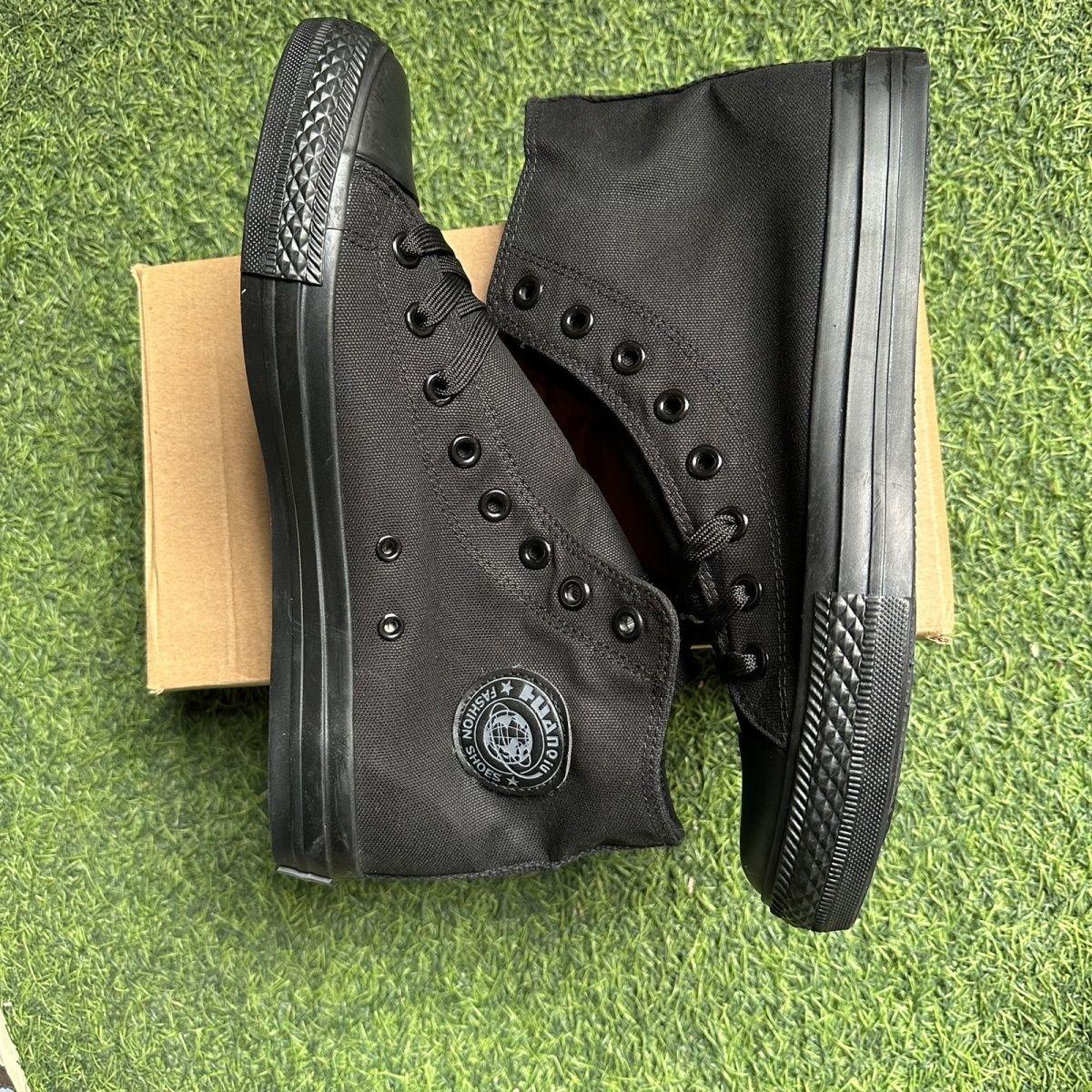 Men's Classic All-Black Canvas Sneakers